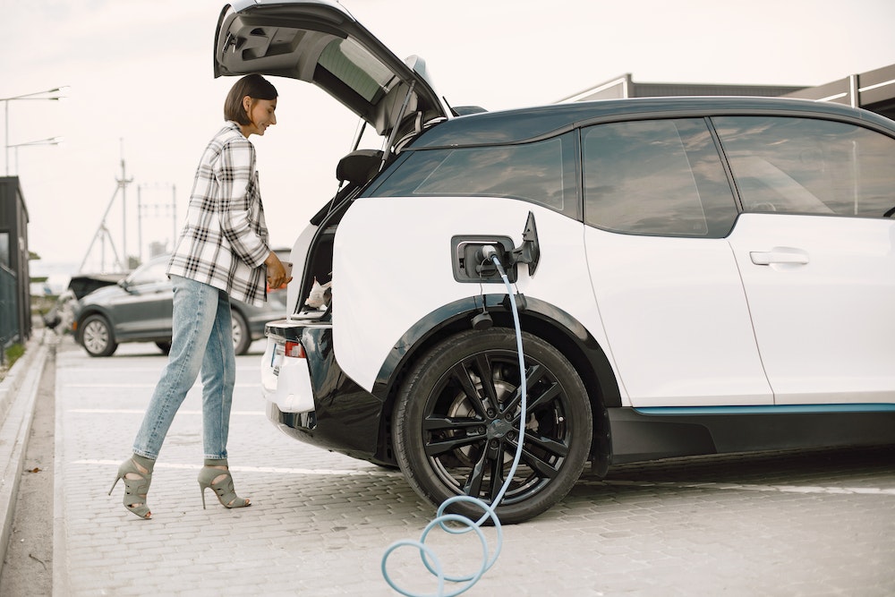 Les innovations technologiques dans les véhicules électriques et leur impact sur l'industrie automobile