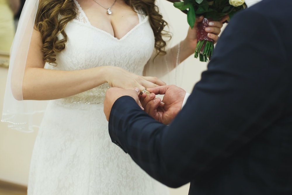Ouvrir une agence matrimoniale : Un investissement humain et entrepreneurial