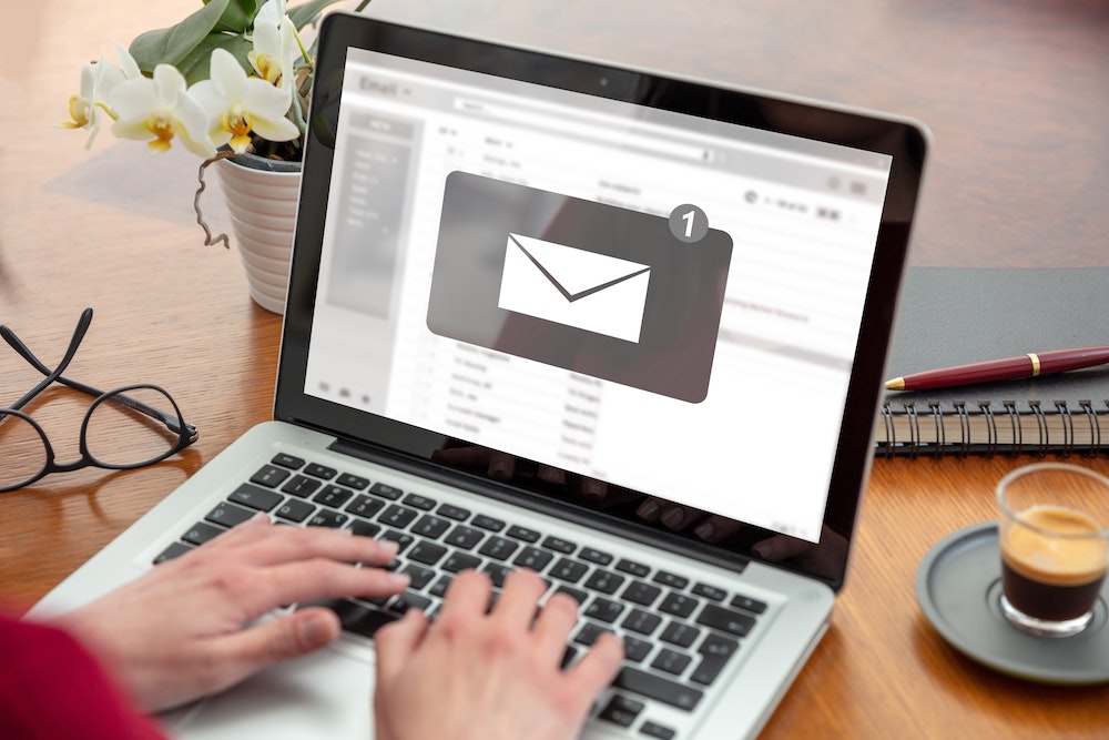 Messages d'absence originaux pour vos congés : comment surprendre et marquer les esprits
