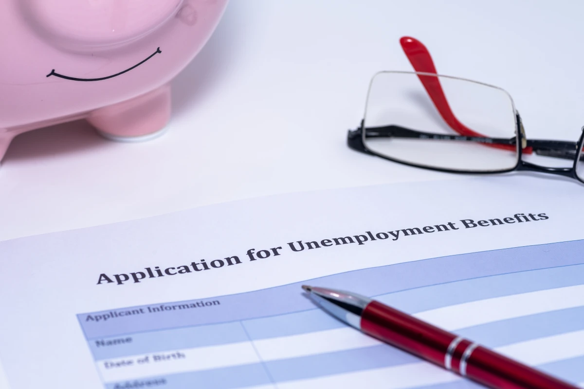 Abandon de poste et droit au chômage : un sujet complexe pour les salariés et les employeurs